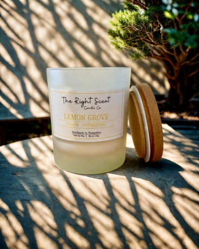 Lemon Grove - Brighten your home with the uplifting scent of our Lemon Grove candle, lovingly handmade in Denmead. This refreshing fragrance blends the zest of fresh lemons with a subtle sweetness, filling your space with a clean, invigorating citrus aroma.

Crafted from vegan-friendly soy wax and infused with paraben-free fragrance oils, it is presented in a reusable frosted glass jar with a wooden lid. A candle care card is included to help you enjoy it to the fullest.

Locally made and refreshingly uplifting, this candle is a little piece of citrus sunshine, created in Denmead.