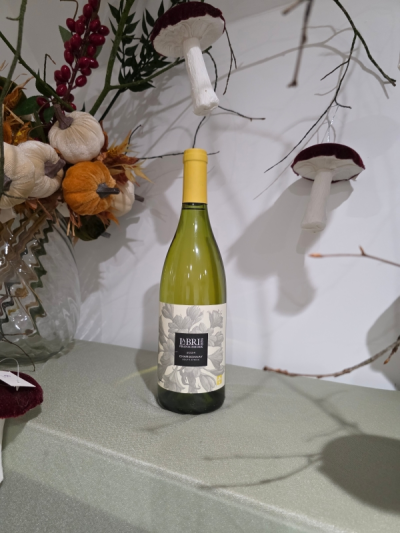 Chardonnay, La Bri Estate - Chardonnay, La Bri Estate ~ Franschhoek, South Africa

This is a fruity and expressive wine, with notes of white pear and lime leading to a creamy palate balanced against crisp acidity