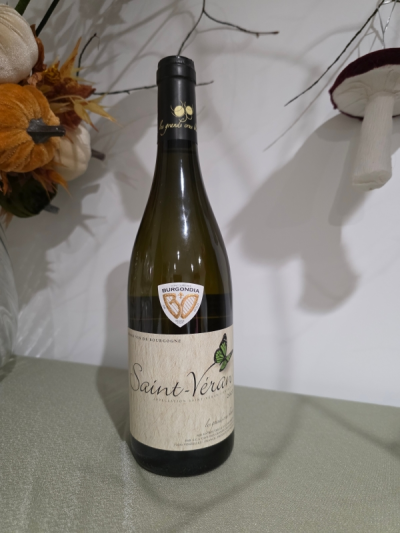 St Veran, Caves des Grands Crus Blancs - St Veran, Caves des Grands Crus Blancs ~ Burgundy, France

Acacia flower, exotic fruits and minerality on the nose. An oppulant and fresh wine with notes of peach, lemony citrus and grapefruit.
